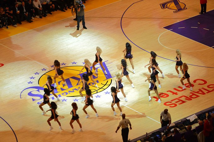 出他一贯的 出他一贯的